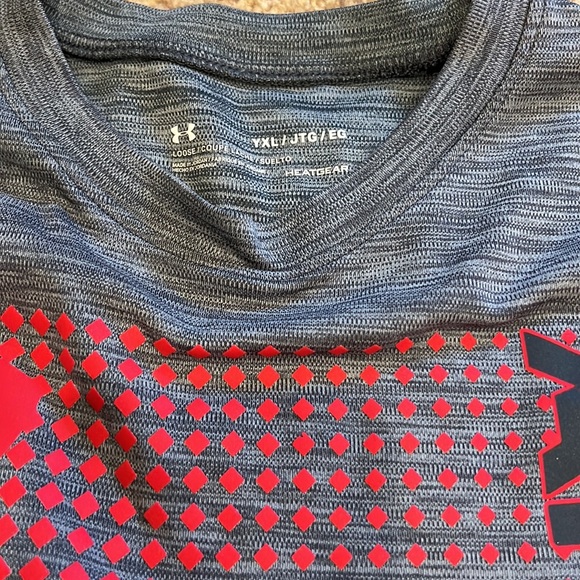 3 Under Armour T-Shirt Youth XL Grey, Red - Picture 8 of 9